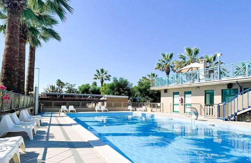 Martinsicuro House | Wonderful private villa for 5 guests with A/C, pool, WIFI and terrace