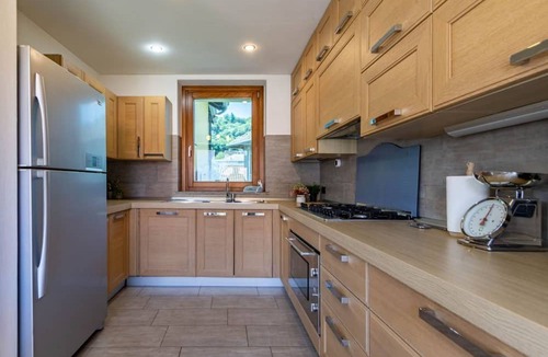 Dormelletto Apartment | Casa Jasmine, House with Garden - Lake Maggiore