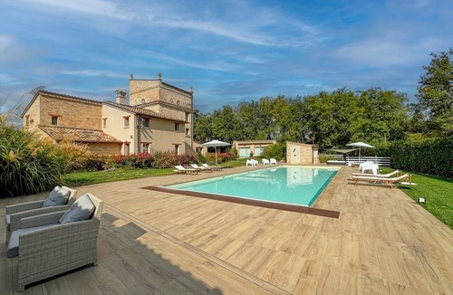 Urbisaglia Villa | Villa Torre Anna: Elegance & Private Swimming Pool