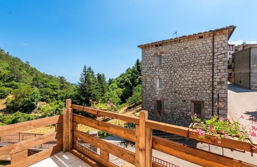 Montieri Apartment | Room 'Erbe Aromatiche - Poggio Alla Luna' with Wi-Fi