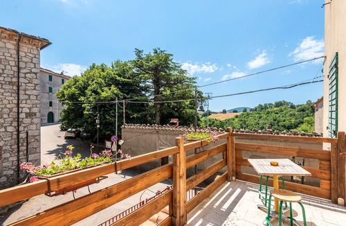 Montieri Apartment | Room 'Erbe Aromatiche - Poggio Alla Luna' with Wi-Fi