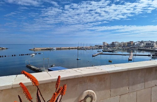 Municipio 5 House | Holiday Home 'La Terrazza Di Rosalia' with Sea View, Wi-Fi and Air Conditioning