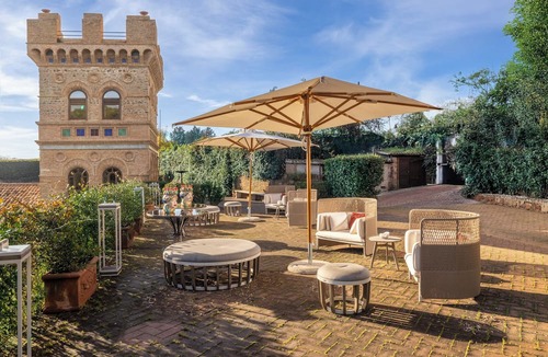 Vatican Apartment | Tower of the Moon - Luxury Stay with St. Peter View