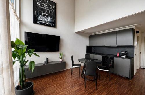 Crescenzago Apartment | Private Luxury Loft