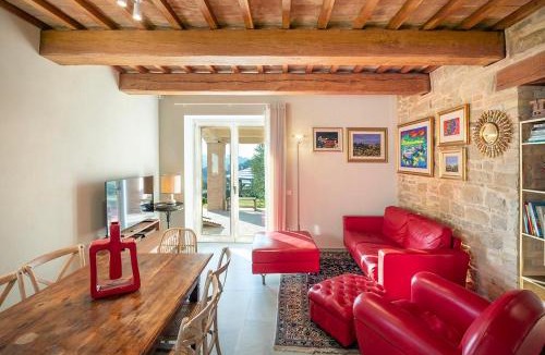 Tolentino House | Villa Nuces