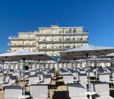 Pesaro Hotel | HOTEL FLYING
