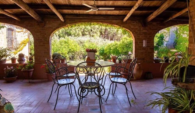 agriturismo borgo piazza