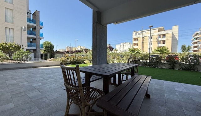 SE295 - Senigallia, spacious three-room apartment with parking space and garden.