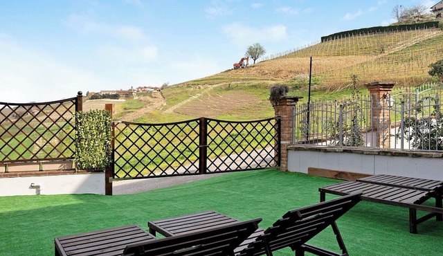 Beautiful villa for 6 guests with A/C, pool, WIFI, TV, patio and panoramic view