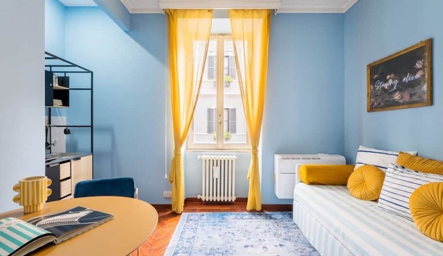 Casa Tudor, Charmy British Eccentric Flat