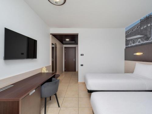 Record Hotel 