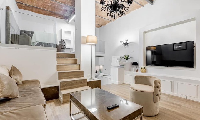 Rione IV Campo Marzio Apartment | Spanish queen Apartment